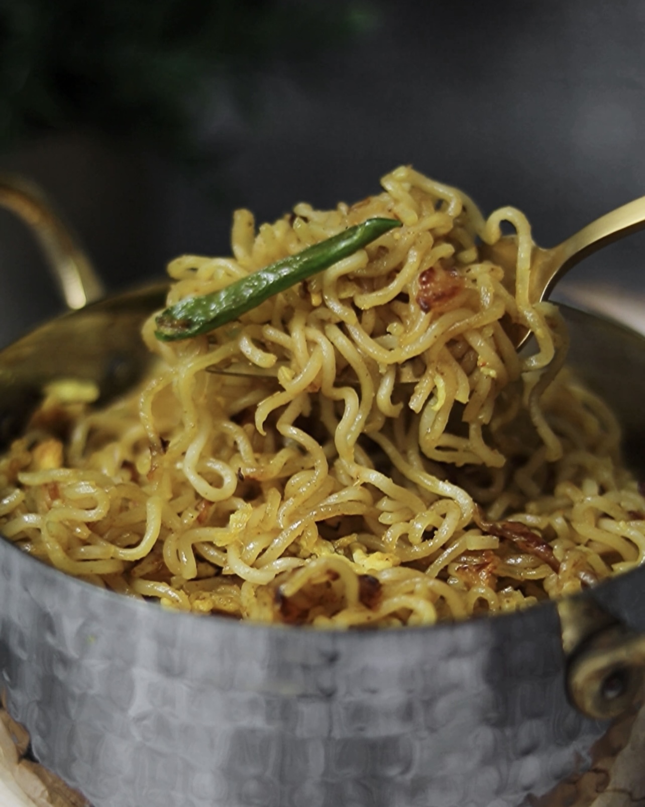 Quick & Easy Stir Fried Maggi Noodles - Haleem Eats